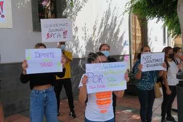 Protesta de los extrabajadores del Paco Artiles esta mañana en El Calero/TA/Antonio Alí y Acfi Press.